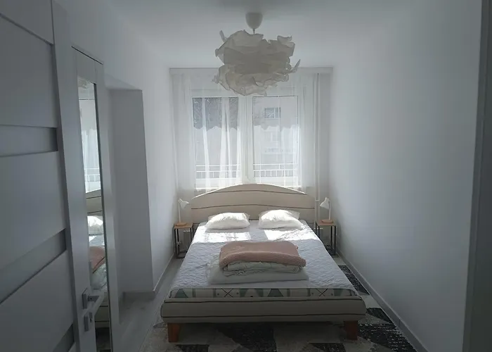 2-room Apartment, & Quiet Apartmán